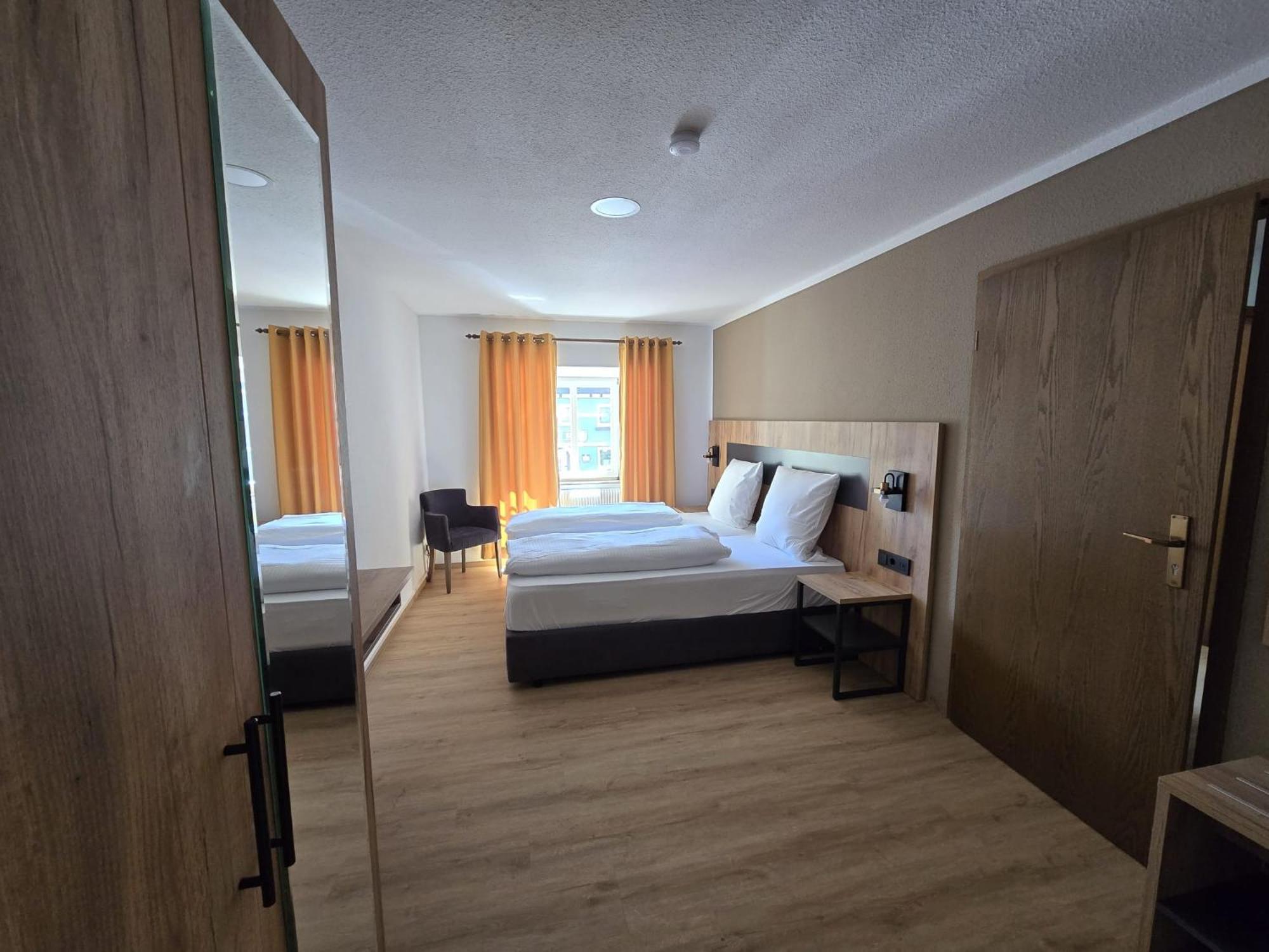 Landgasthof Kreuz Mit Gaestehaus Immendingen Екстериор снимка