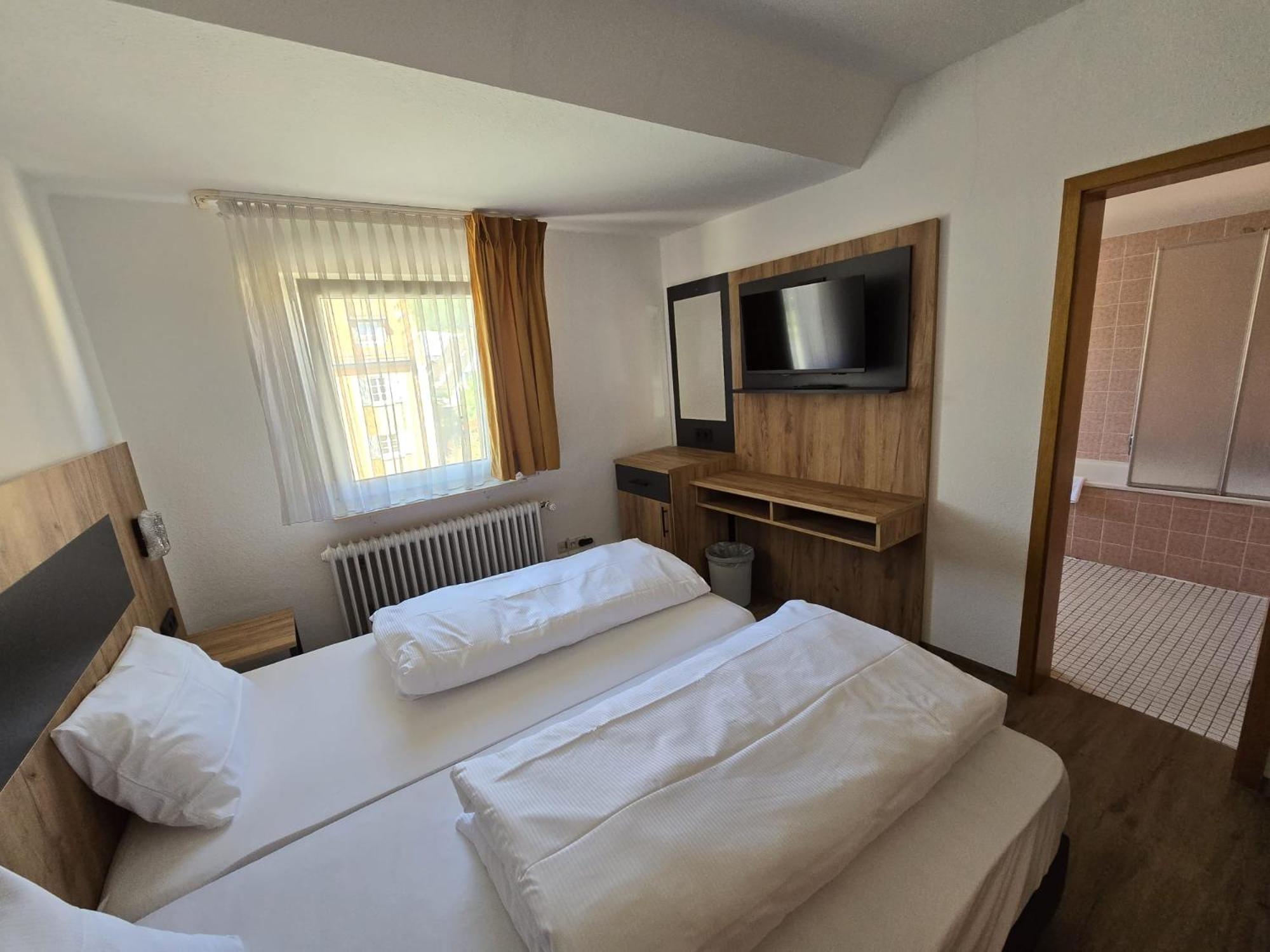 Landgasthof Kreuz Mit Gaestehaus Immendingen Екстериор снимка